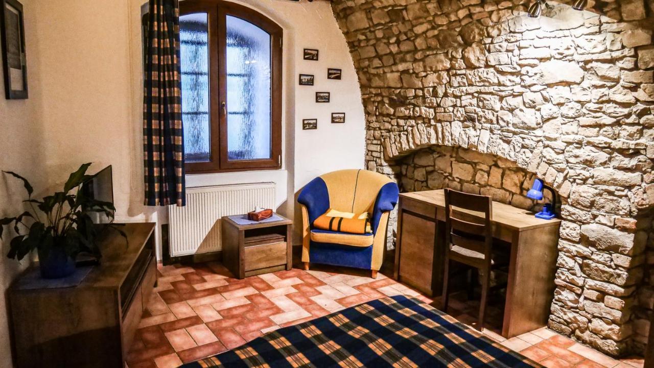 Penzion Na Hradbach Louny Exterior photo
